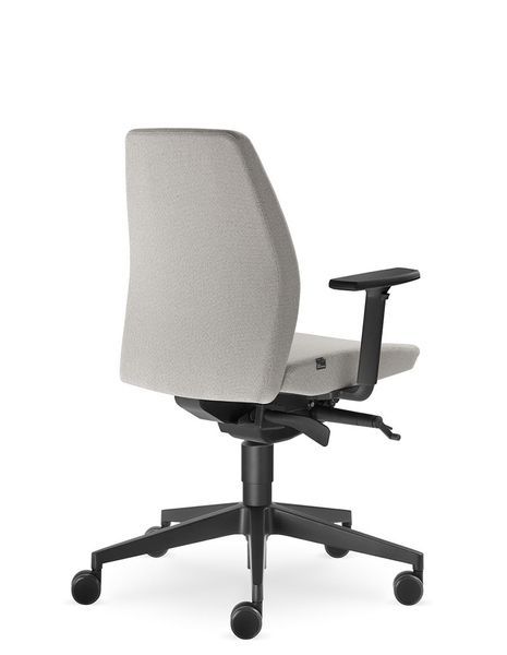 Крісло LD SEATING ALVA 332 SYS ергономічне, із середньою спинкою 02345 фото